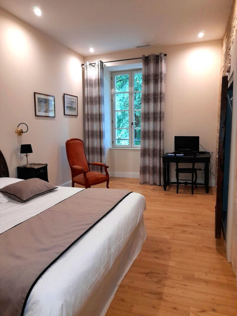 Hauts de Marnac Chambre Roxane versParc