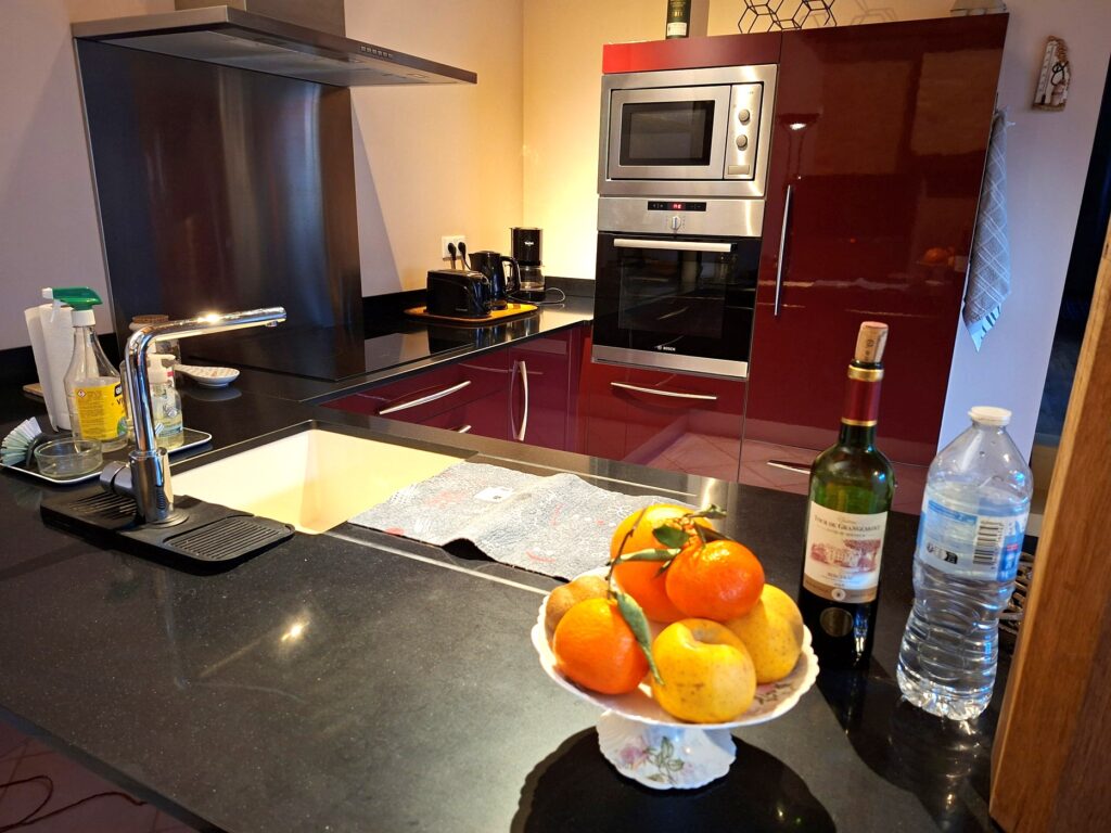 Hauts de Marnac Gite Métairie CoinCuisine